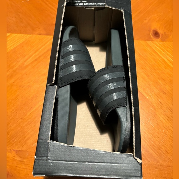 Adidas Adilette Comfort Slides - Picture 10 of 16